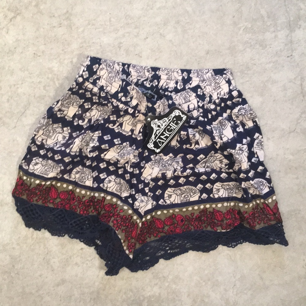 New with tag!!! comfortable elephant print shorts